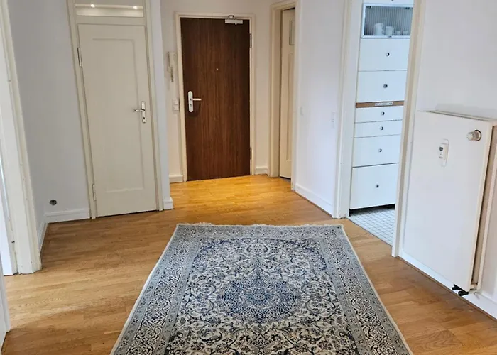 Park Flat Am Hofgarten شقة